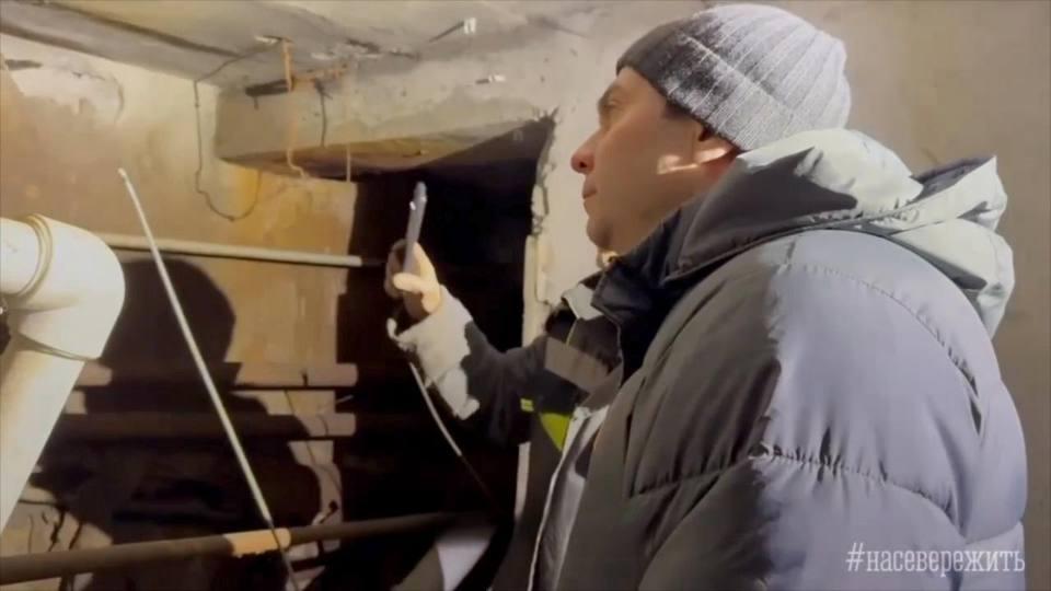 Андрей Чибис лично проверил ход работ по восстановлению подачи тепла и горячей воды в дома поселка Сафоново